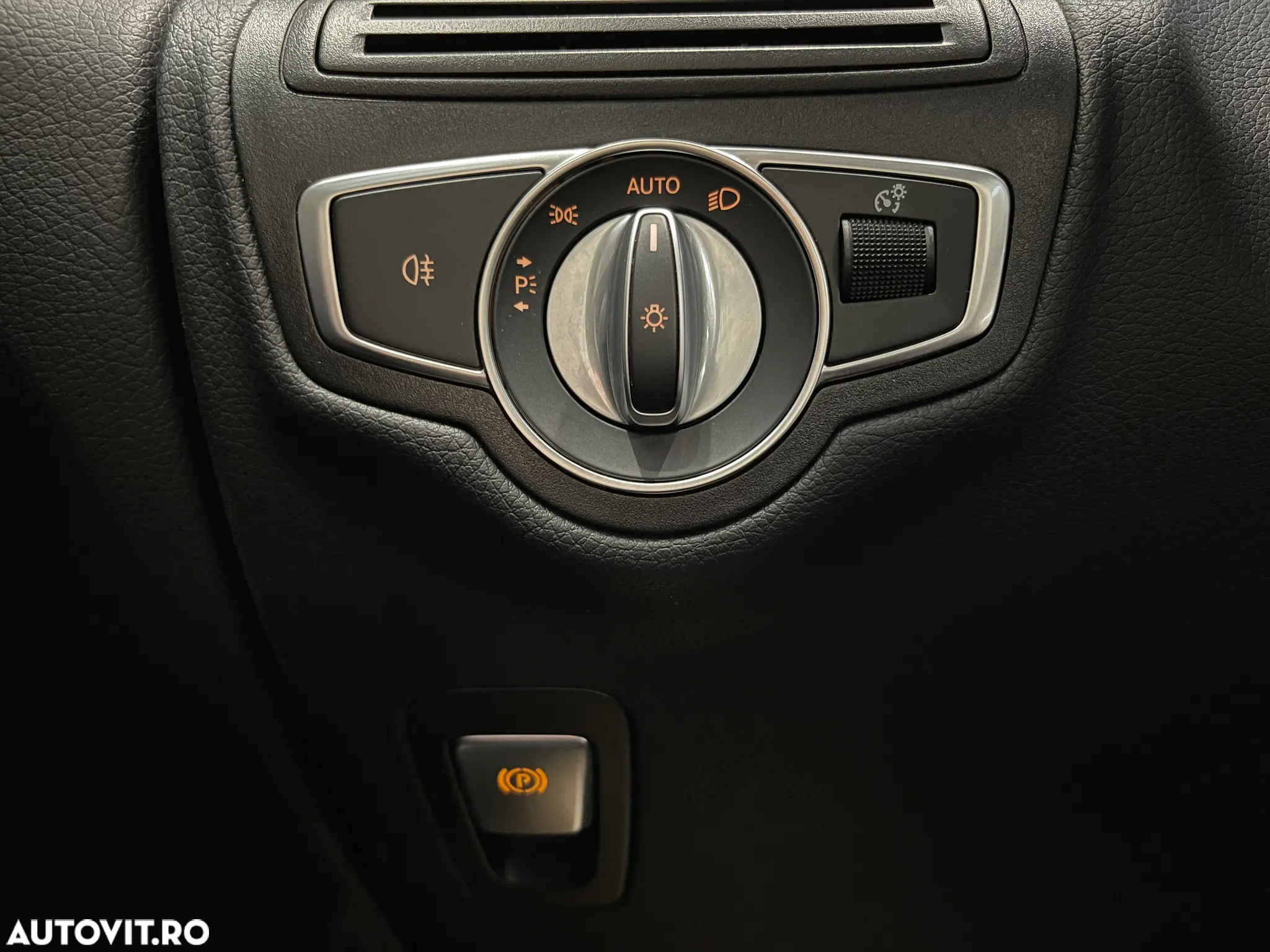 Mercedes-Benz GLC 300 de 4Matic 9G-TRONIC AMG Line - 30