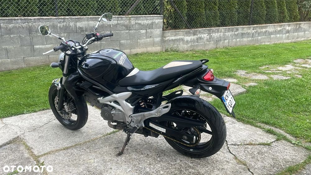 Suzuki Gladius - 3
