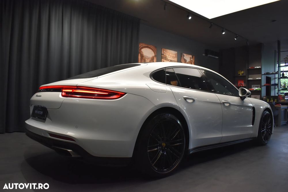 Porsche Panamera - 5