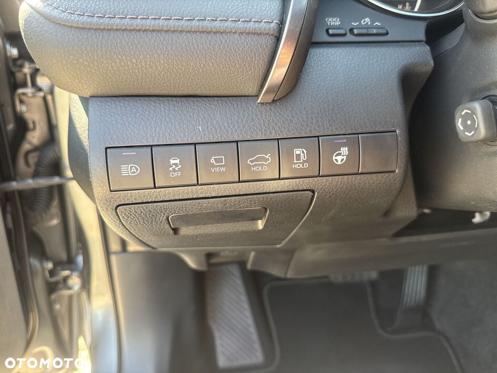 Toyota Camry 2.5 Hybrid Executive CVT - 23