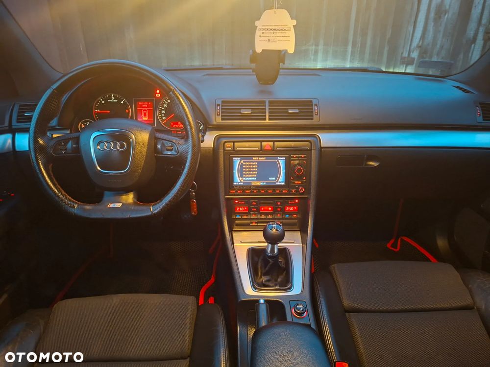 Audi A4 Avant 2.0 TDI DPF - 10
