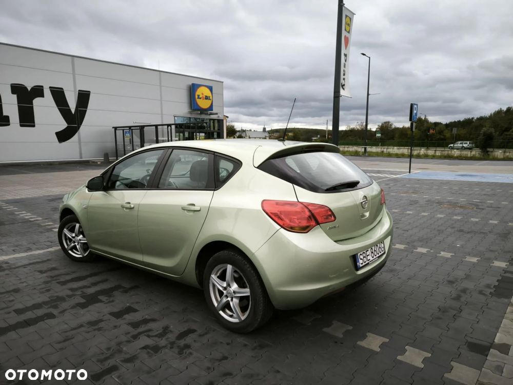 Opel Astra 1.6 Cosmo - 9