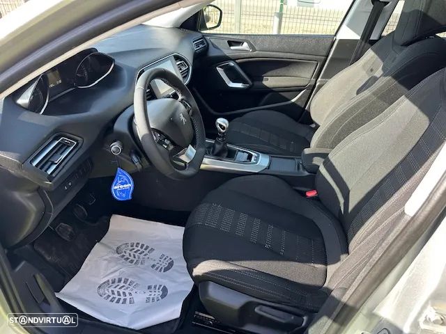 Peugeot 308 SW 1.6 e-HDi Allure J17 - 10