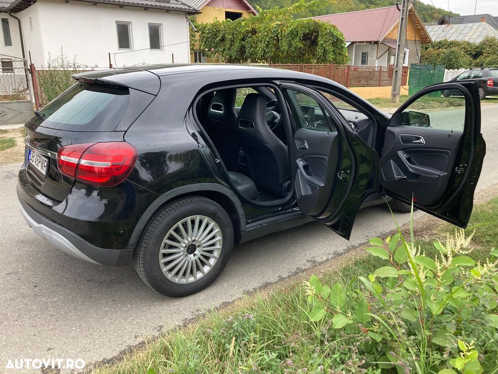 Mercedes-Benz GLA 220 d 7G-DCT - 10