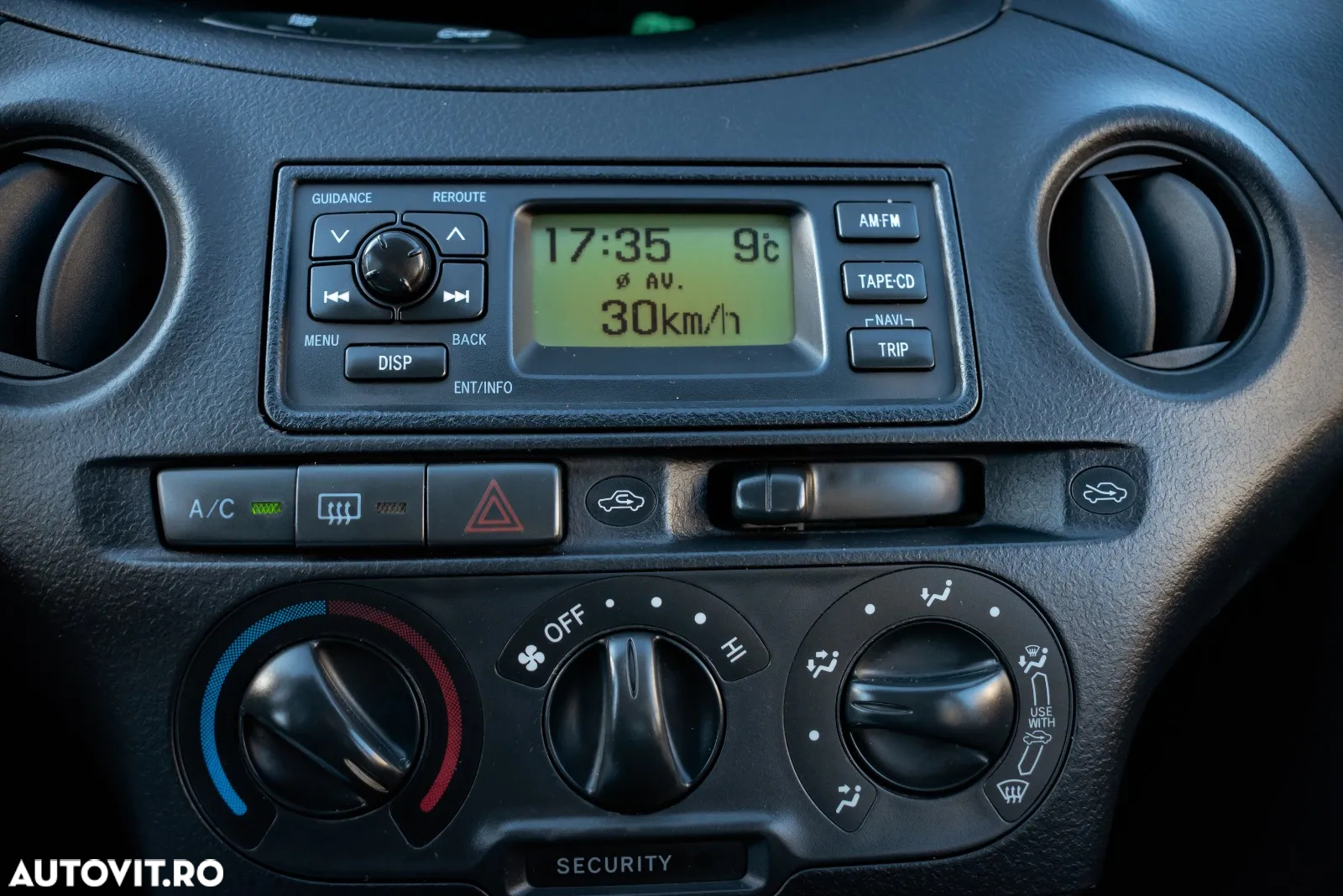 Toyota Yaris Verso 1.3 Luna - 21