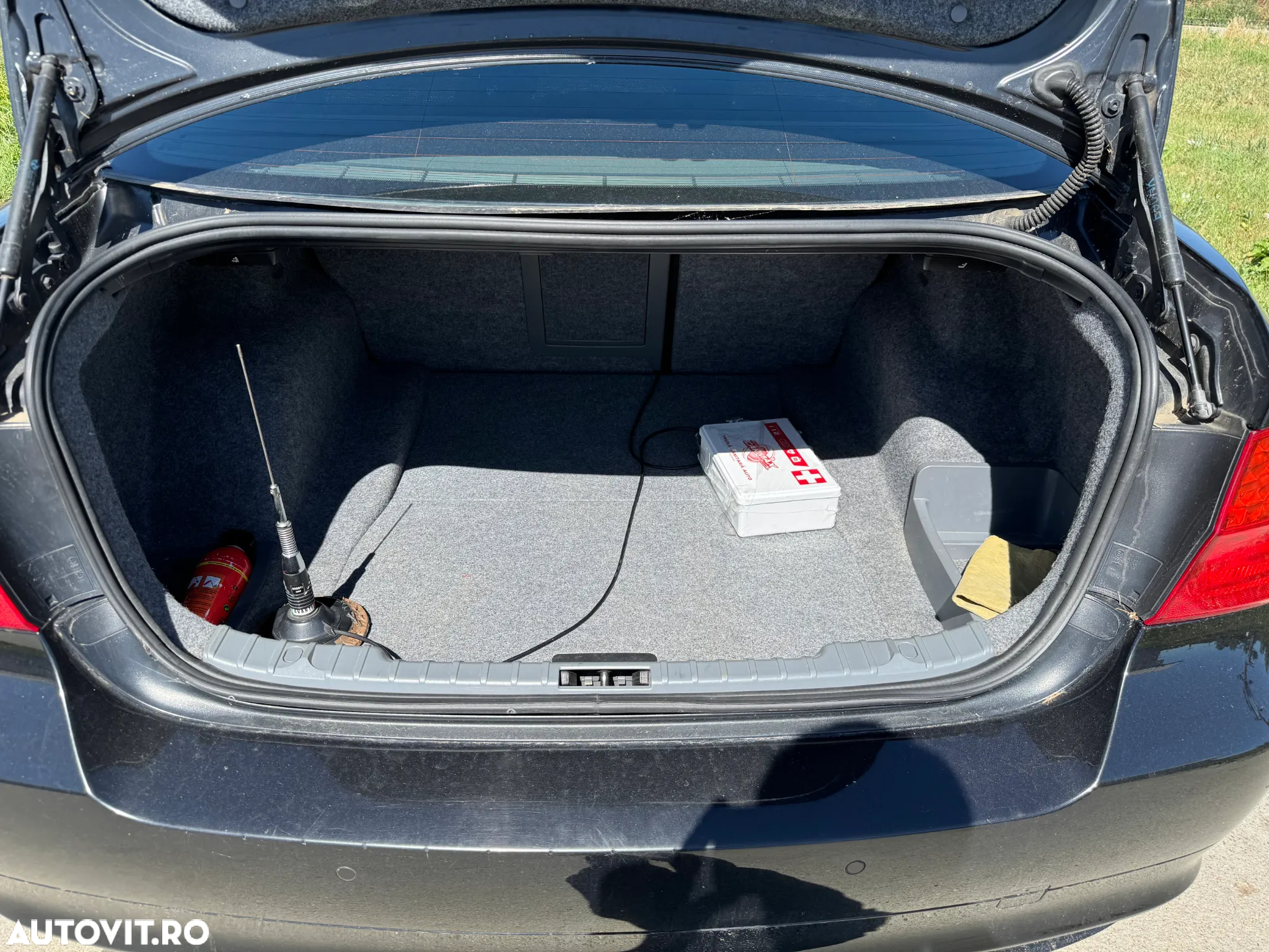 BMW Seria 3 318d - 12