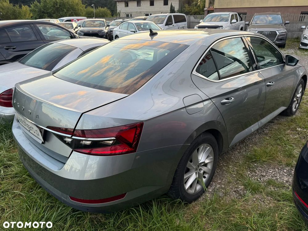 Skoda Superb 2.0 TDI SCR Ambition DSG - 8