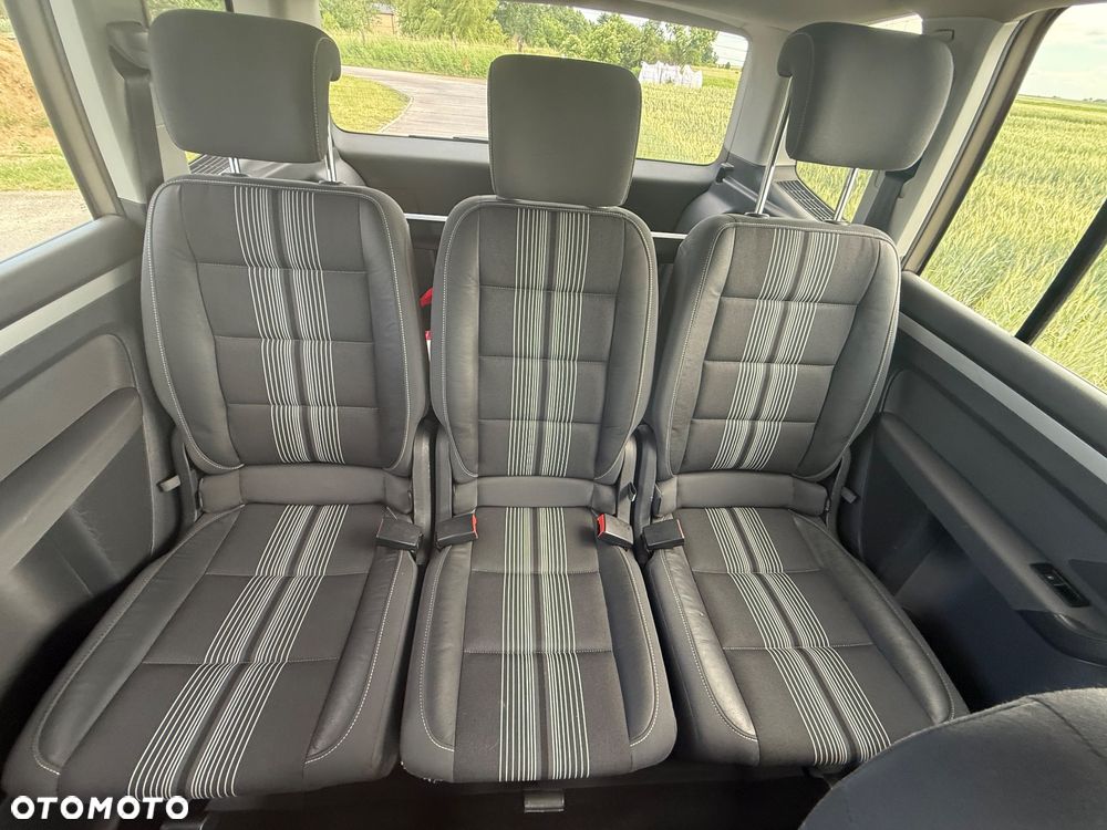 Volkswagen Touran 2.0 TDI DPF BlueMotion Technology MATCH - 16