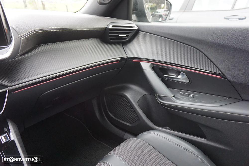 Peugeot 2008 1.5 BlueHDi GT Line EAT8 - 54