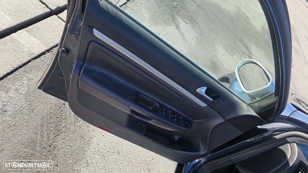 VW Jetta 1.9 TDi BlueM. Confortline - 13