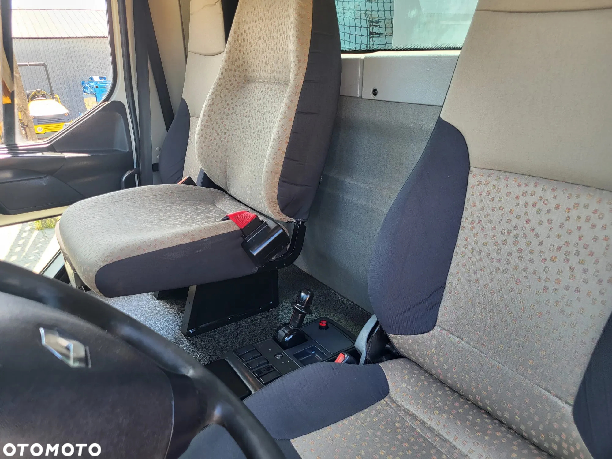 Renault Premium Faun - 7