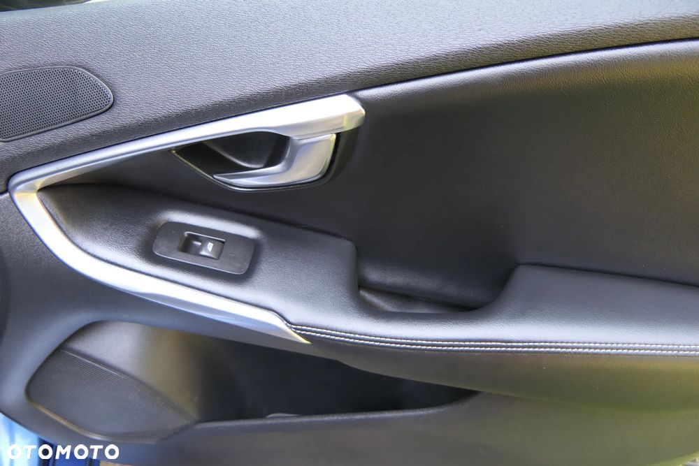 Volvo V40 D2 RDesign - 31