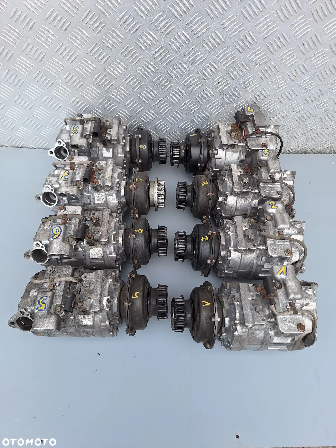 SPRĘŻARKA KLIMATYZACJI - VW TRANSPORTER T5 2.5 TDI - 1