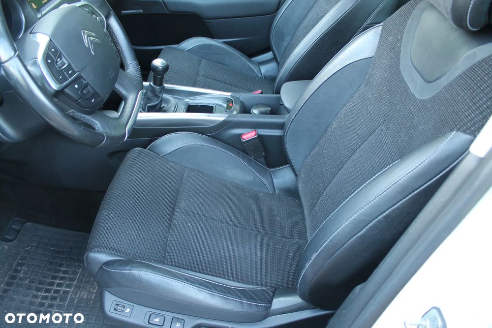 Citroën C4 VTi 120 Exclusive - 20