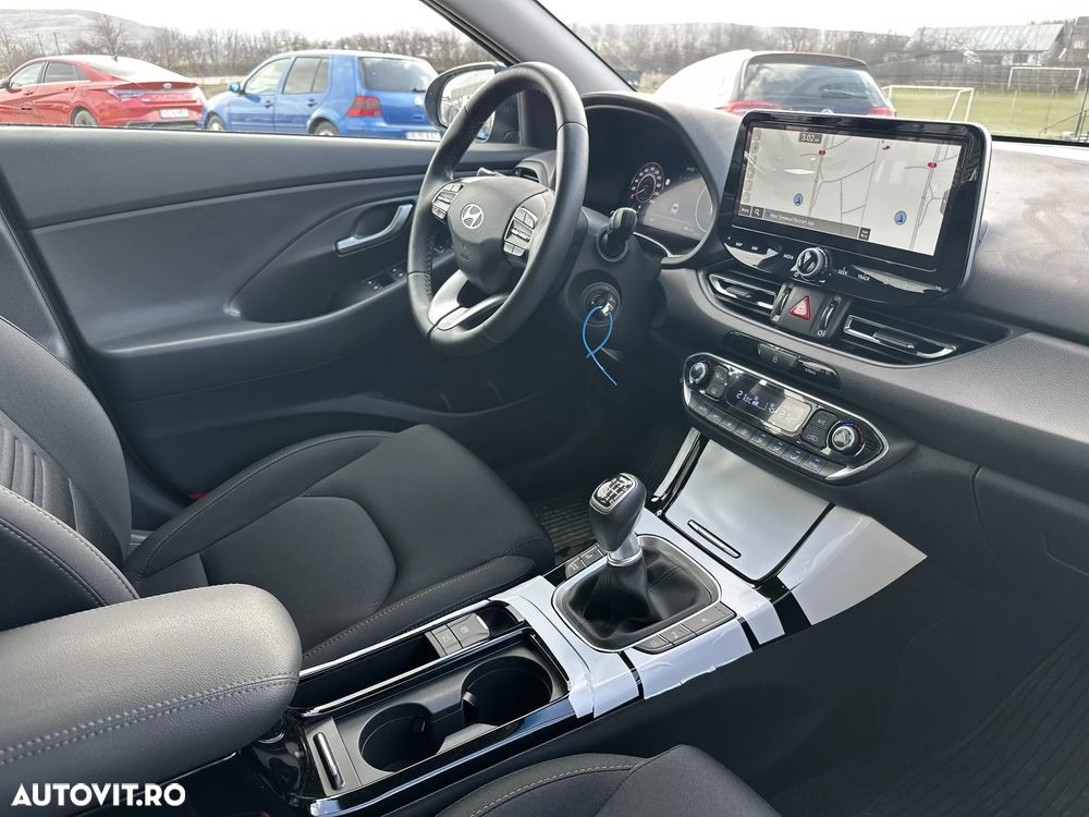 Hyundai i30 1.5 T-GDI 140CP M/T MHEV Highway - 12
