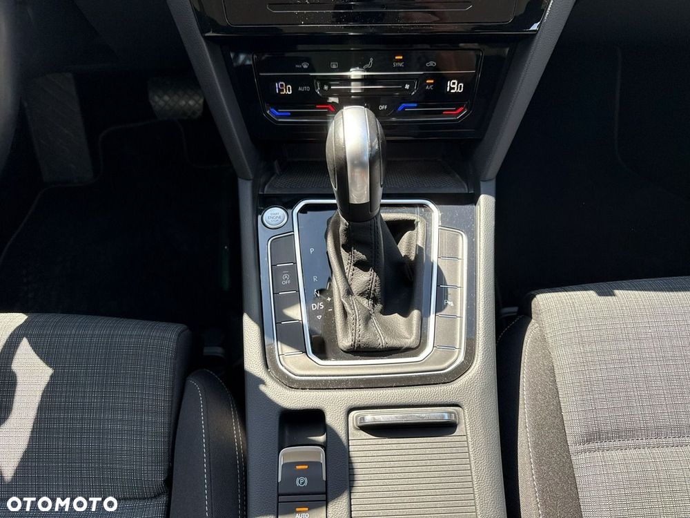 Volkswagen Passat 1.5 TSI EVO Business DSG - 24