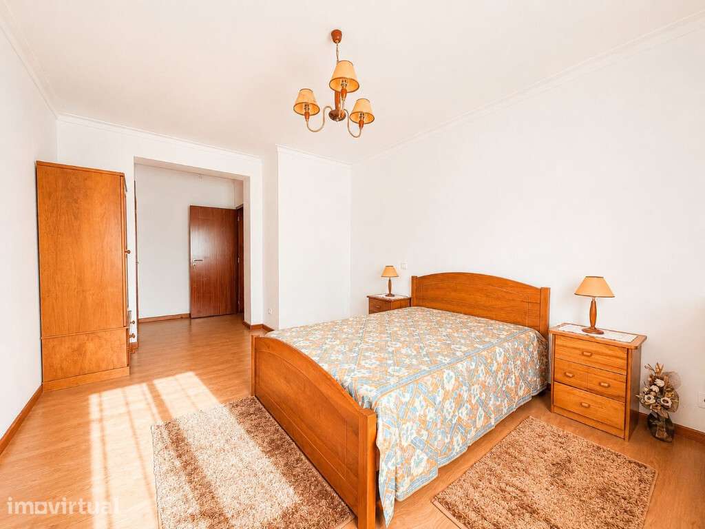 Apartamento T2 com lugar de garagem em zona de Miranda do Corvo - Grande imagem: 2/8