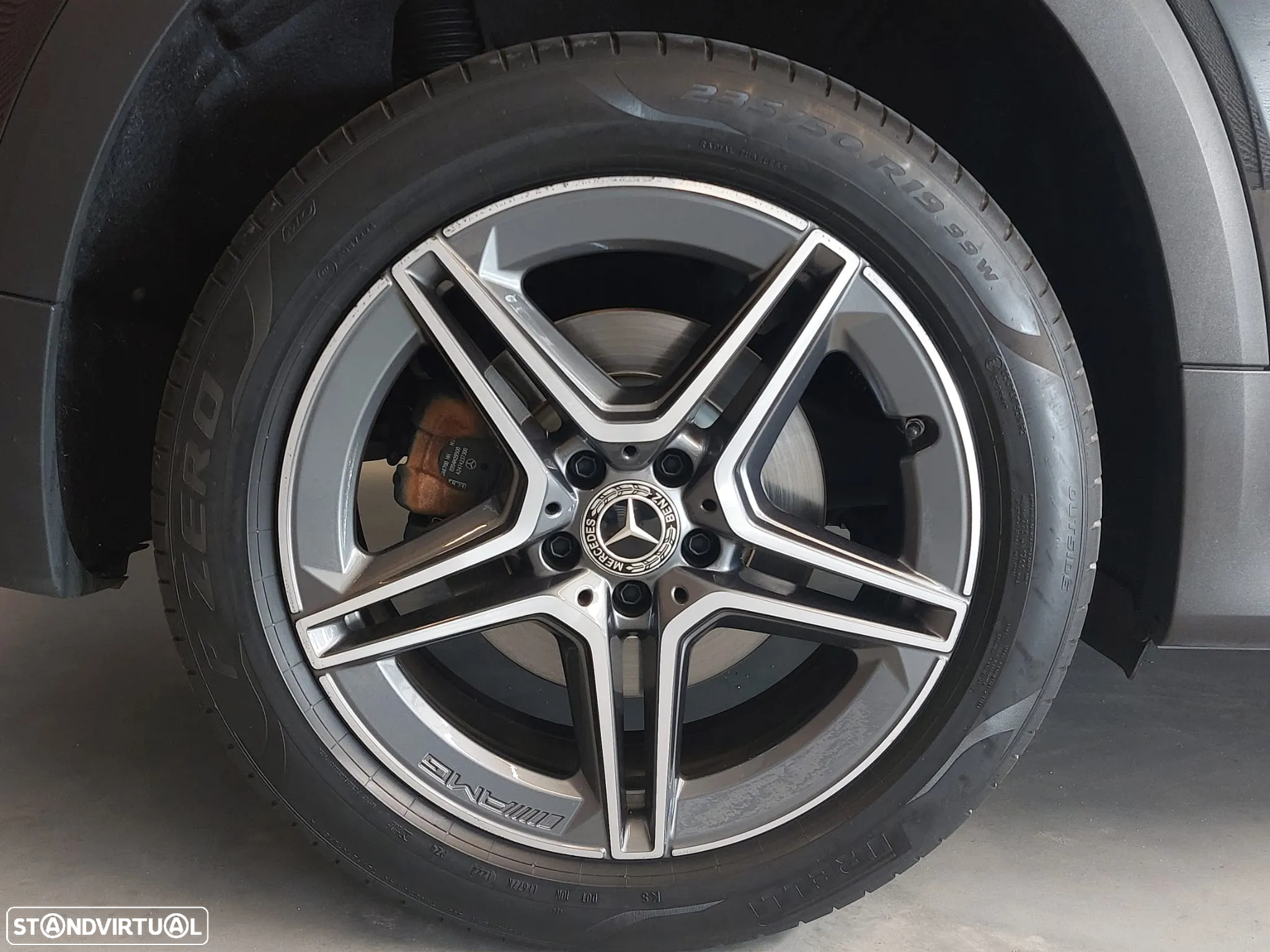 Mercedes-Benz GLB 200 AMG Line - 11