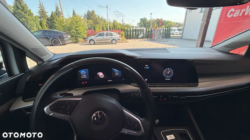 Volkswagen Golf - 11