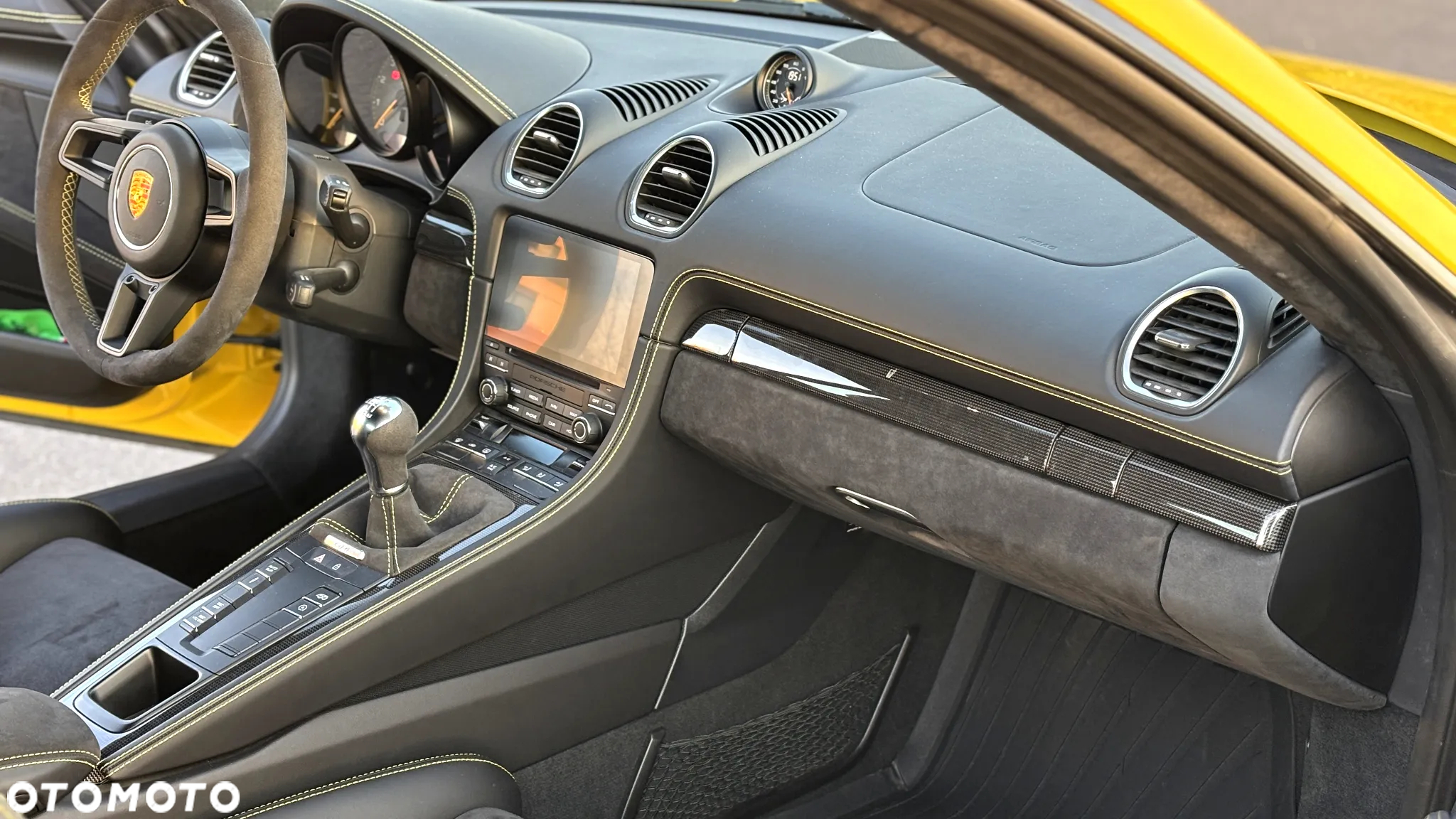 Porsche 718 Cayman GT4 - 8