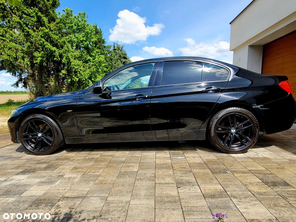 BMW Seria 3 320i Sport Line - 2