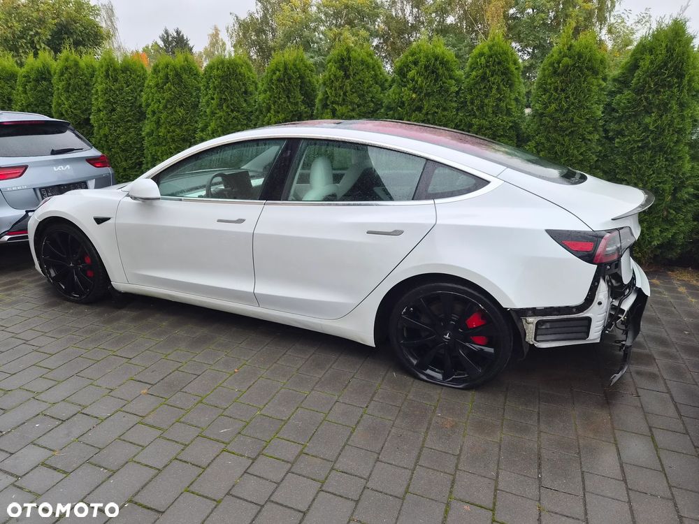 Tesla Model 3 Performance AWD - 4
