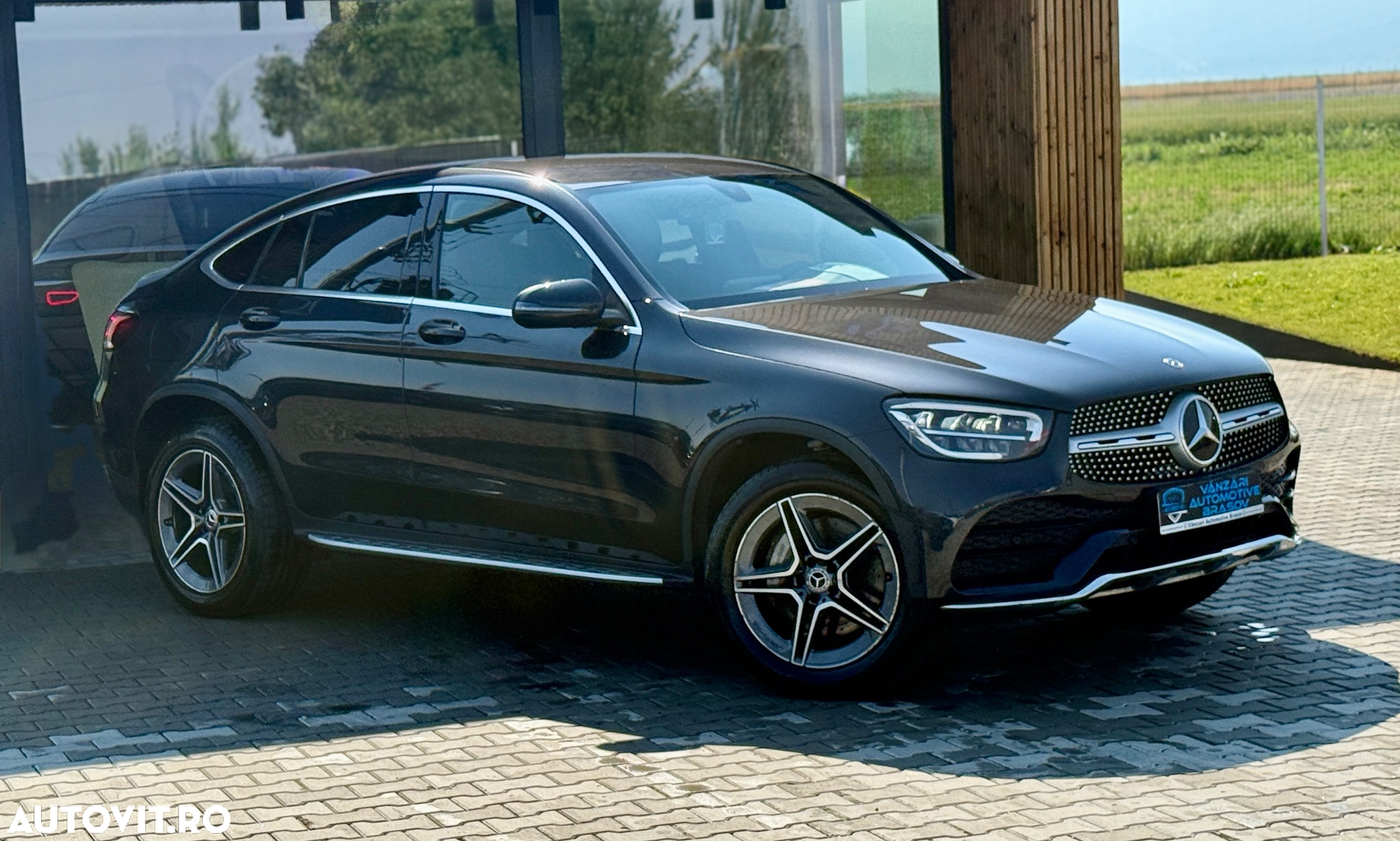 Mercedes-Benz GLC Coupe 300 e 4Matic 9G-TRONIC AMG Line - 2