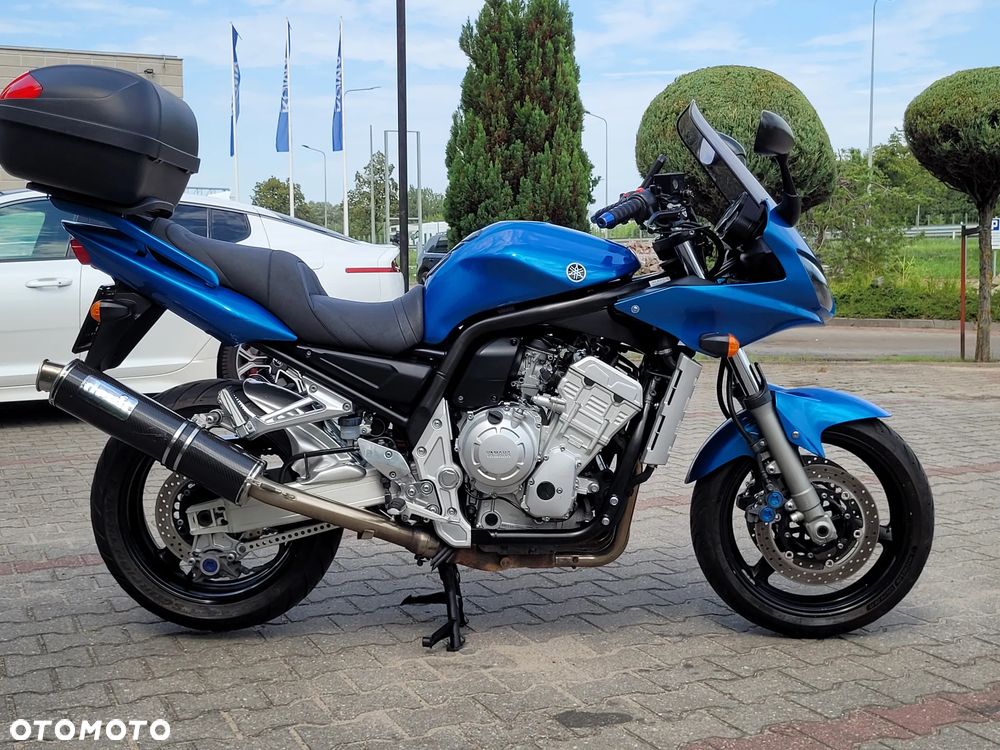 Yamaha FZS - 6