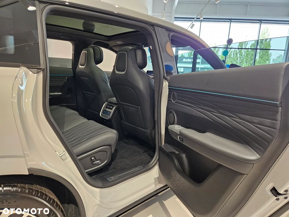 Exlantix ET 100kWh Premium AWD - 26