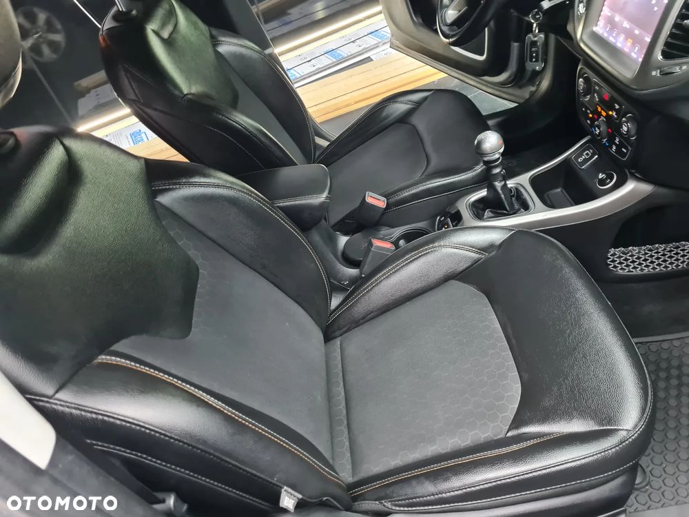 Jeep Compass 1.4 MultiAir Longitude - 19
