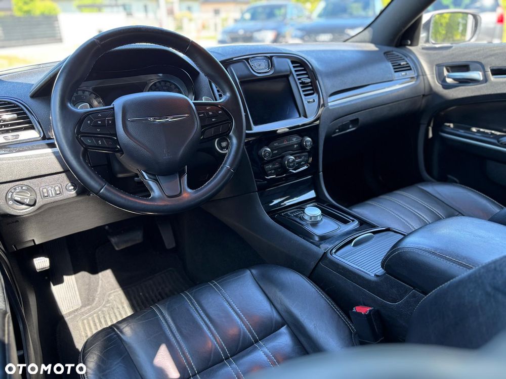 Chrysler 300s - 19