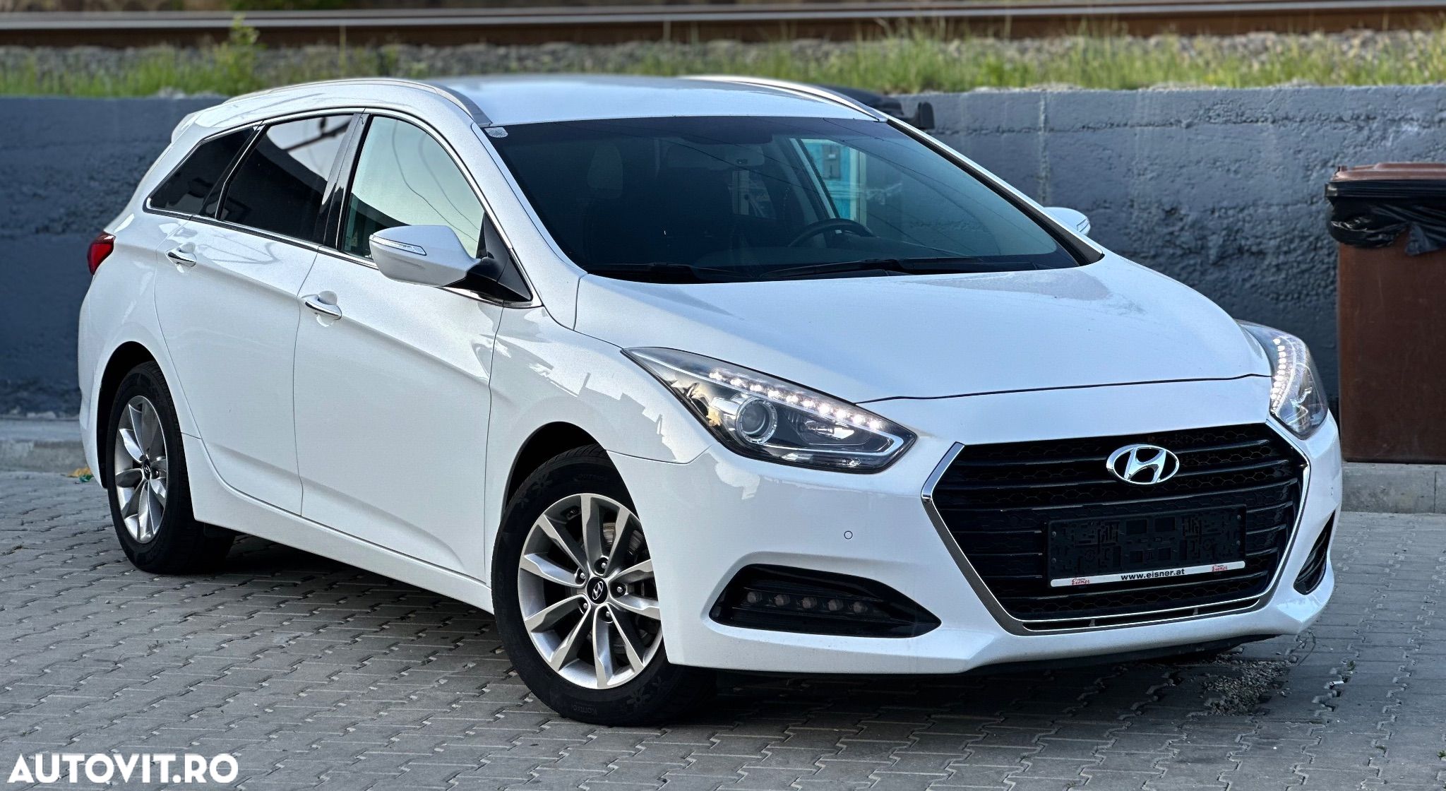 Hyundai i40 Kombi 1.7 CRDi Premium - 1
