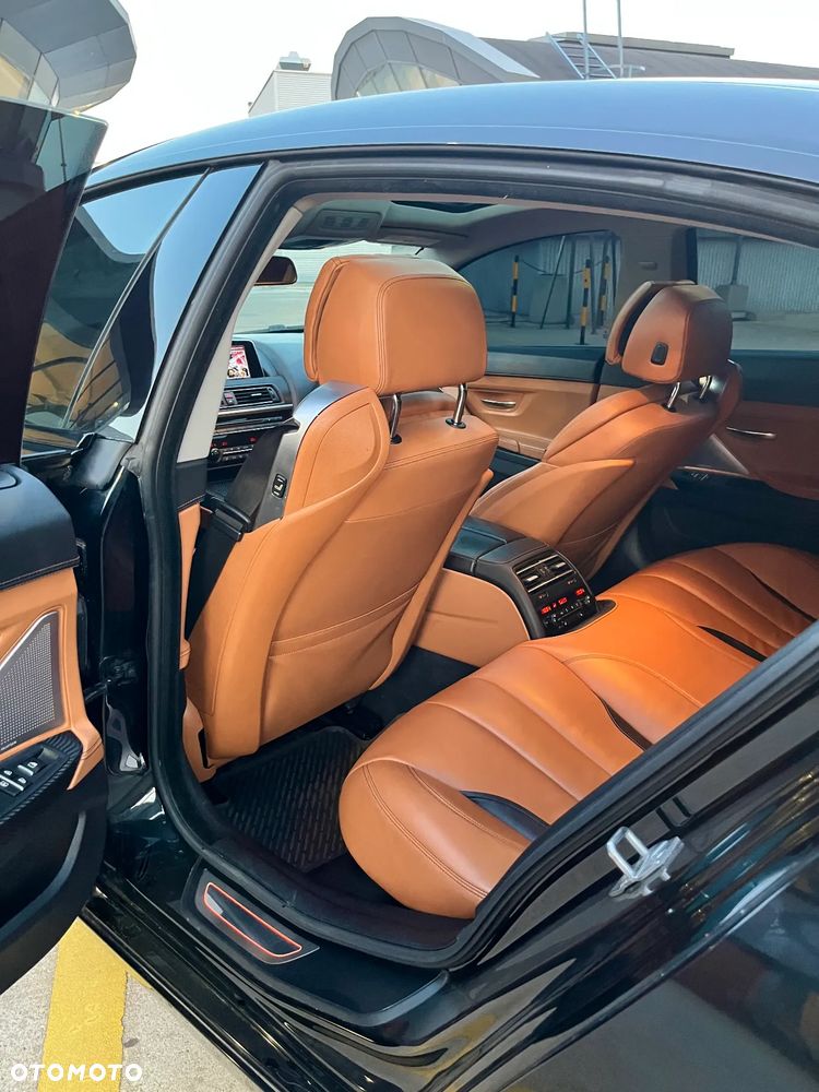BMW Seria 6 650i - 8