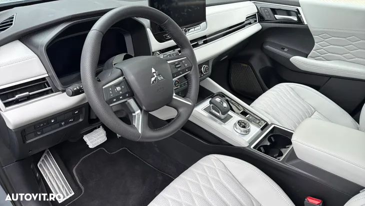 Mitsubishi Outlander - 9