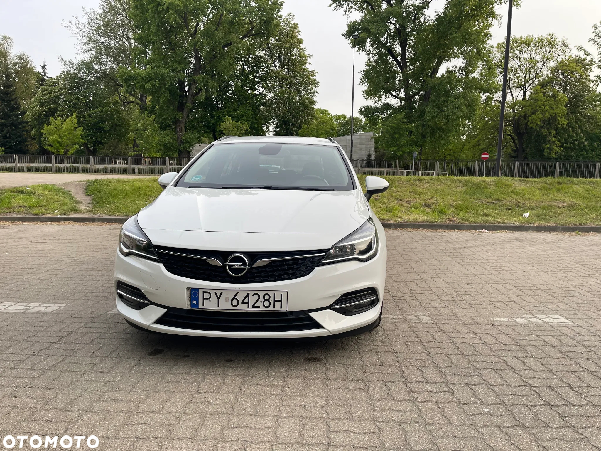 Opel Astra 1.2 Turbo Start/Stop Sports Tourer Business Edition - 3