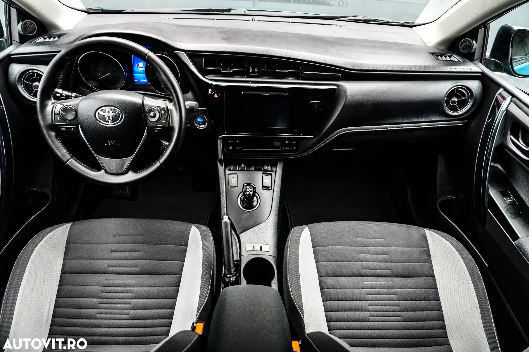 Toyota Auris 1.8 L VVT-i Hybrid Sol - 8
