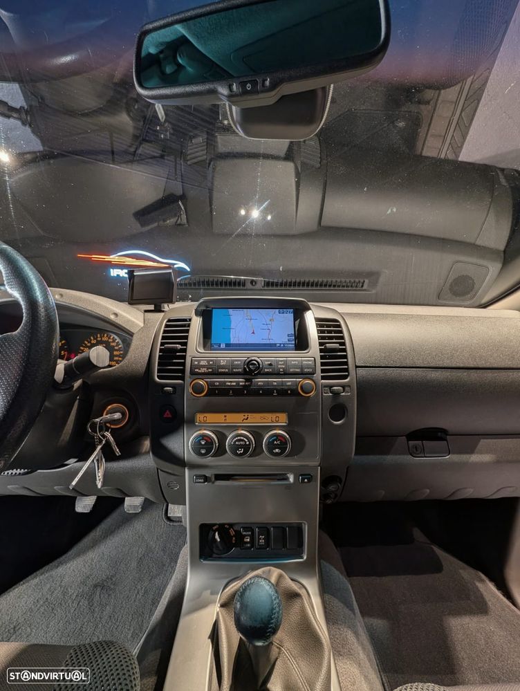 Nissan Navara 2.5 dCi CD Pilot - 16