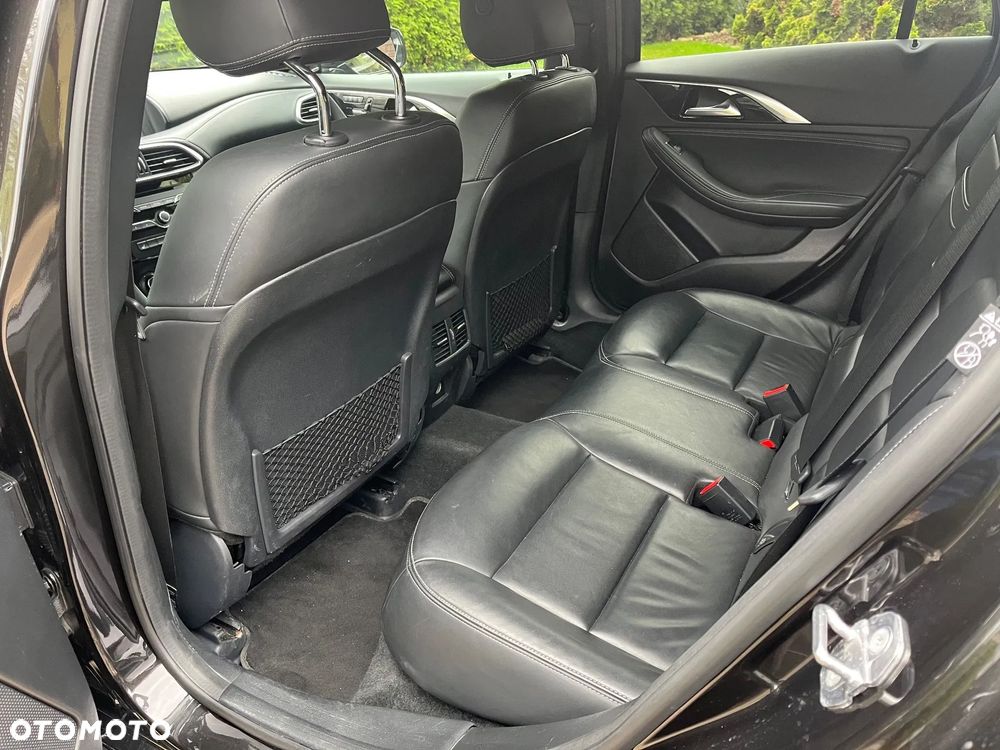 Infiniti QX30 2.0t Premium AWD 7DCT - 24