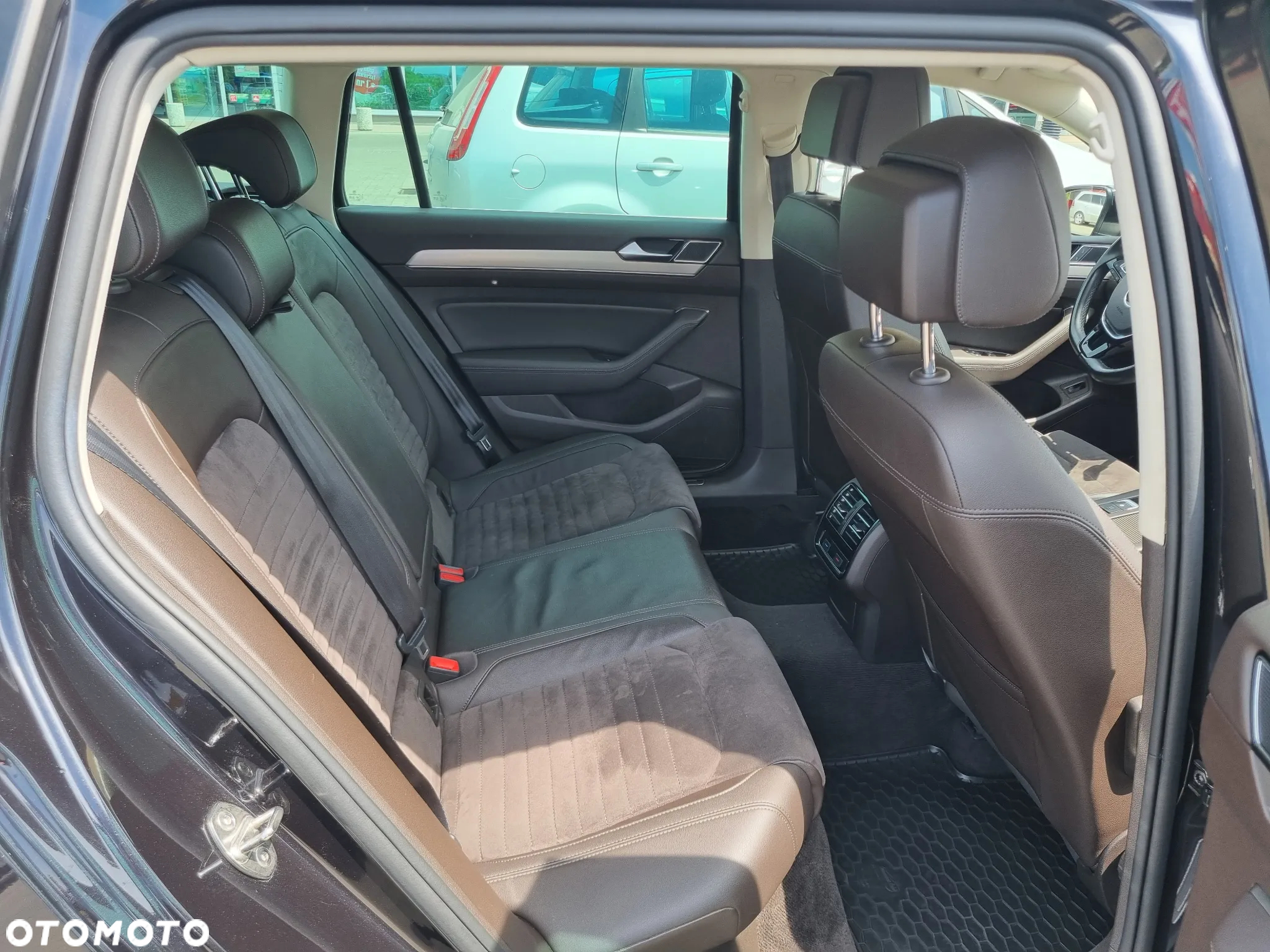 Volkswagen Passat 2.0 TDI BMT Highline DSG - 12