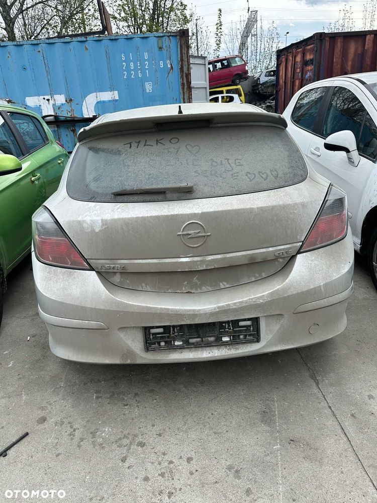 Opel Astra H GTC 1.6 benzyna - Cały Na części - 4