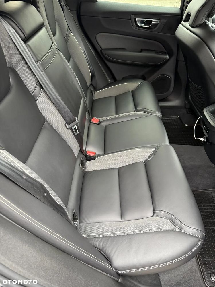 Volvo XC 60 T4 R-Design - 10