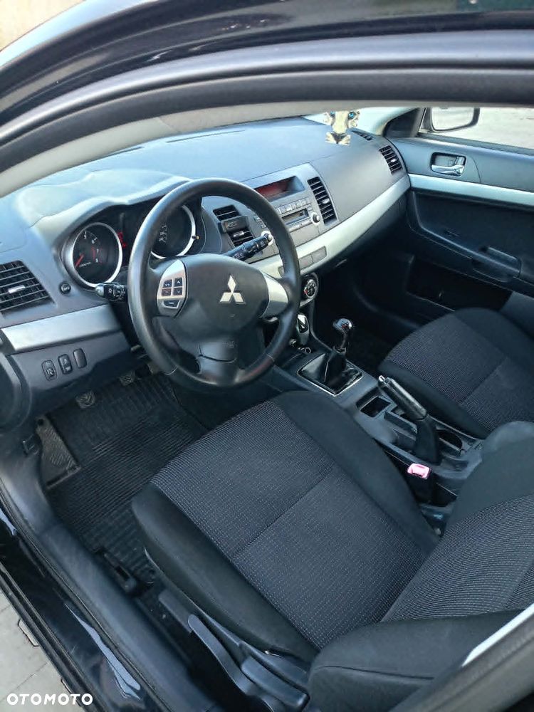 Mitsubishi Lancer 2012 photo 4