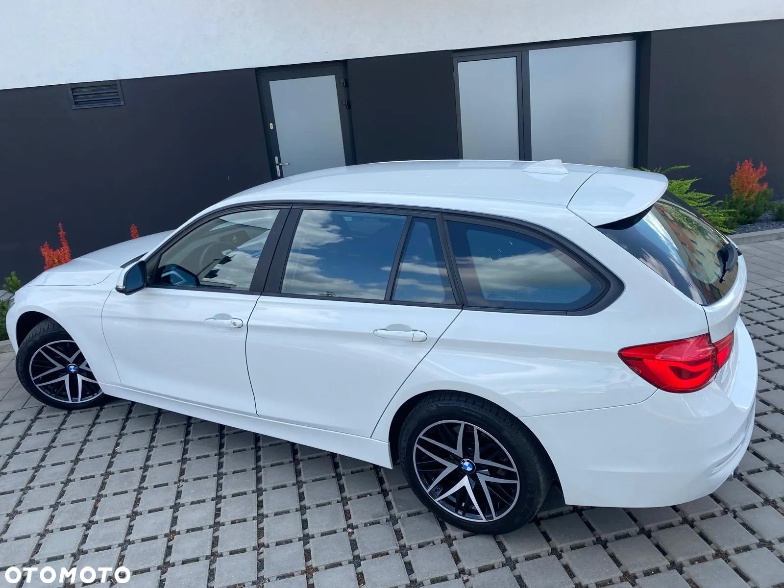 BMW Seria 3 320d Luxury Line - 14