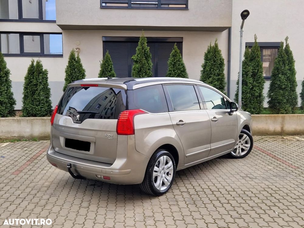 Peugeot 5008 - 5