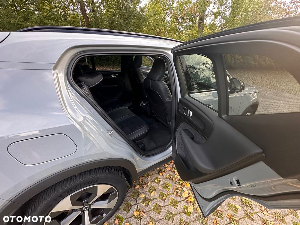 Volvo XC 40 B3 Ultimate Dark - 17