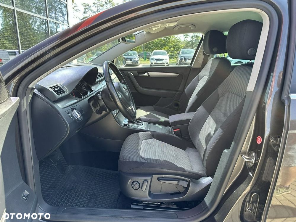 Volkswagen Passat Variant 2.0 Blue TDI DSG SCR Highline - 13