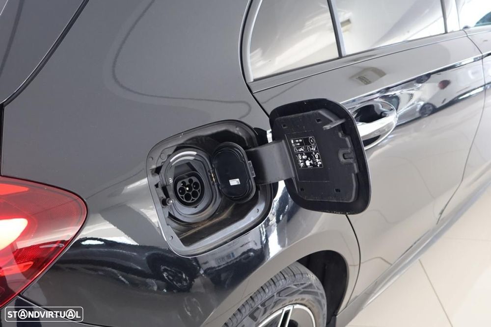 Mercedes-Benz A 250 e - 21