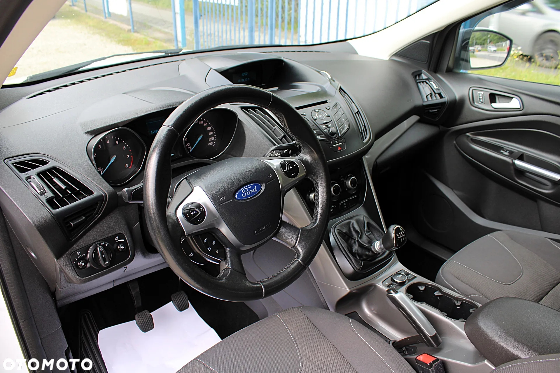 Ford Kuga - 12