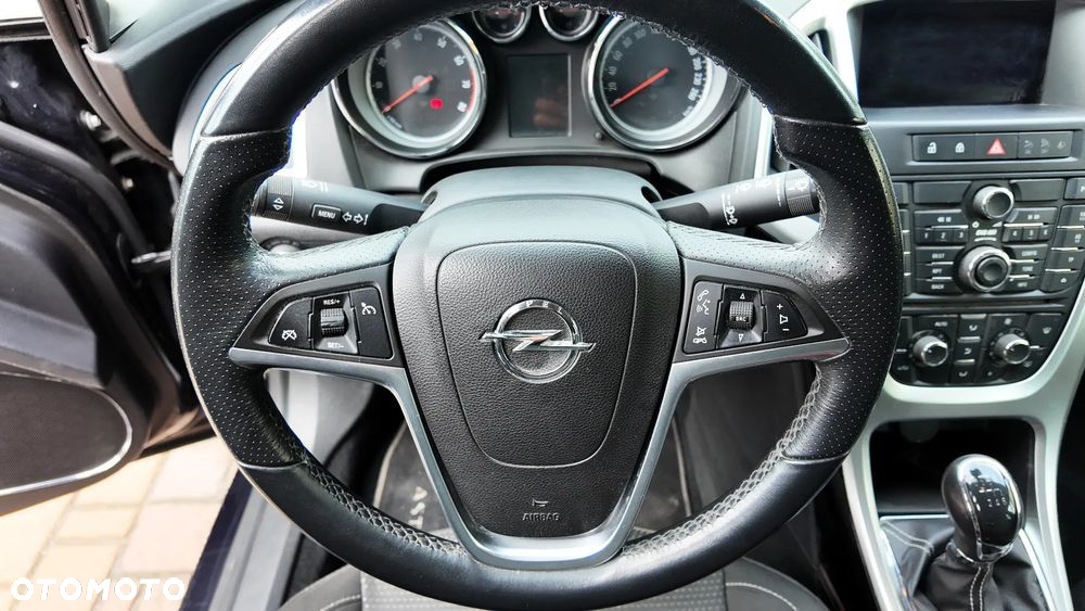 Opel Astra 1.6 Turbo Cosmo - 23