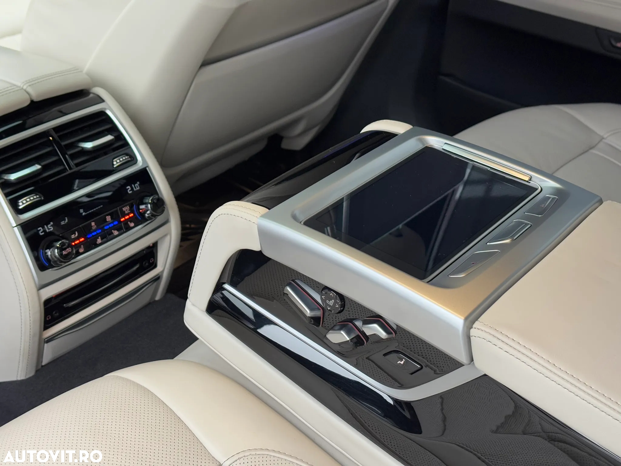 BMW Seria 7 750i xDrive - 19